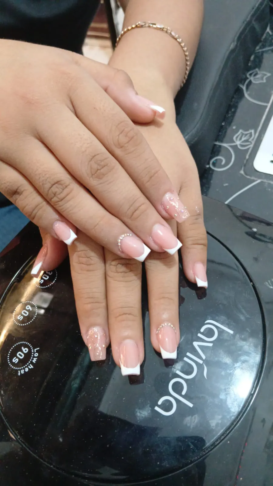 Gel semipermanente rosa con brillos - AFA Nails