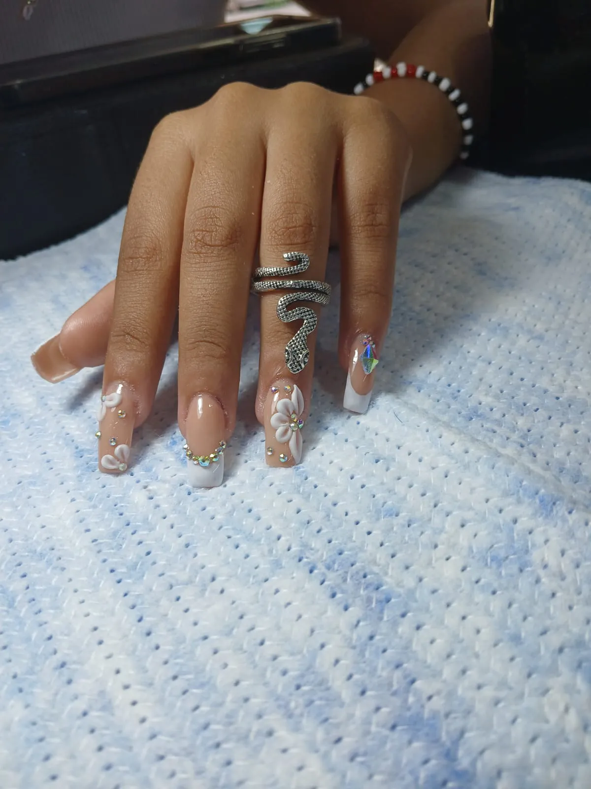 Uñas acrílicas francesa clásica - AFA Nails Tapachula