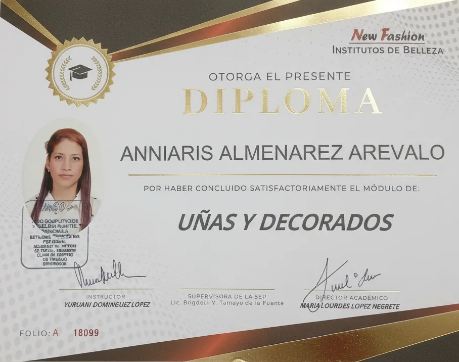 Certificado de Uñas y Decorados de Anniaris Almenarez Arevalo