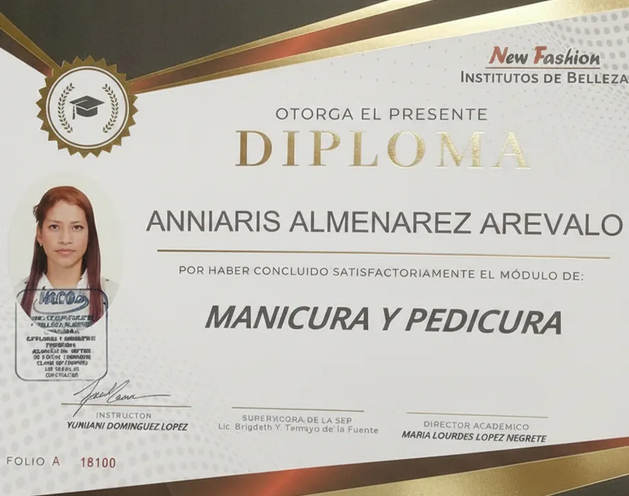 Certificado de Manicura y Pedicura de Anniaris Almenarez Arevalo